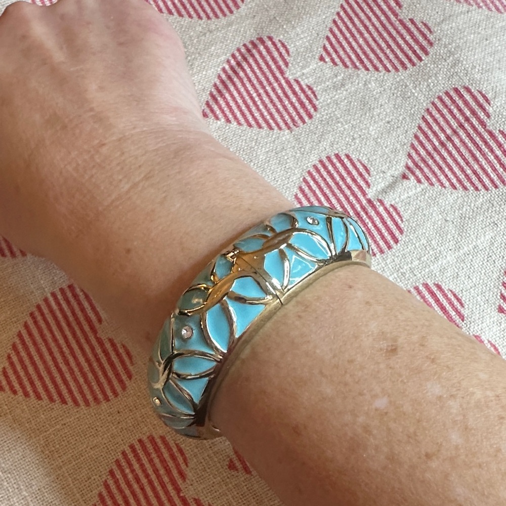Elegant Gold and Blue Floral Bangle